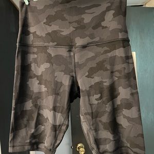 BNWT Lululemon Align Shorts 10”